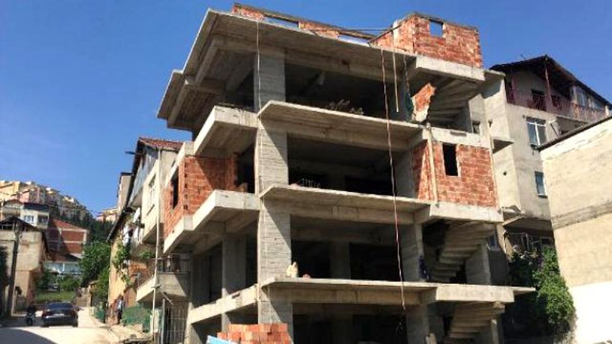 4\'üncü Kattan Düşen İnşaat İşçisi Yaralandı