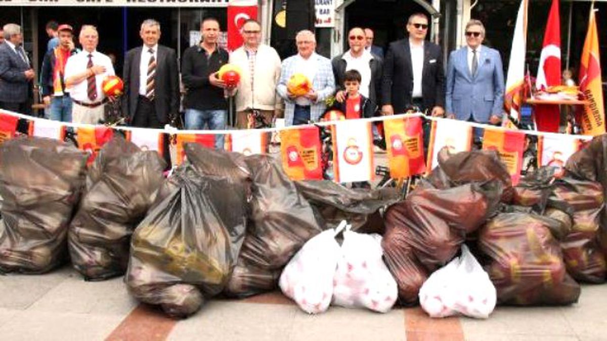 Bandırma Galatasaray Derneği\'nden 202 Çocuğa Hediye