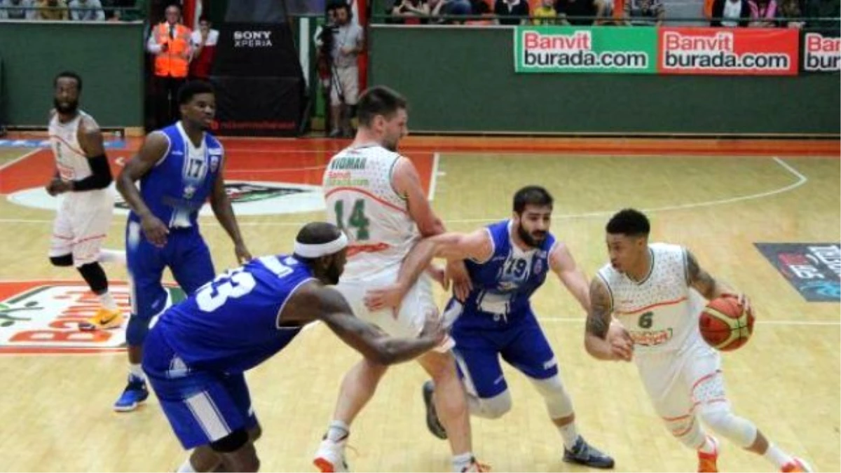 Banvit-Demir İnşaat Büyükçekmece: 74-85