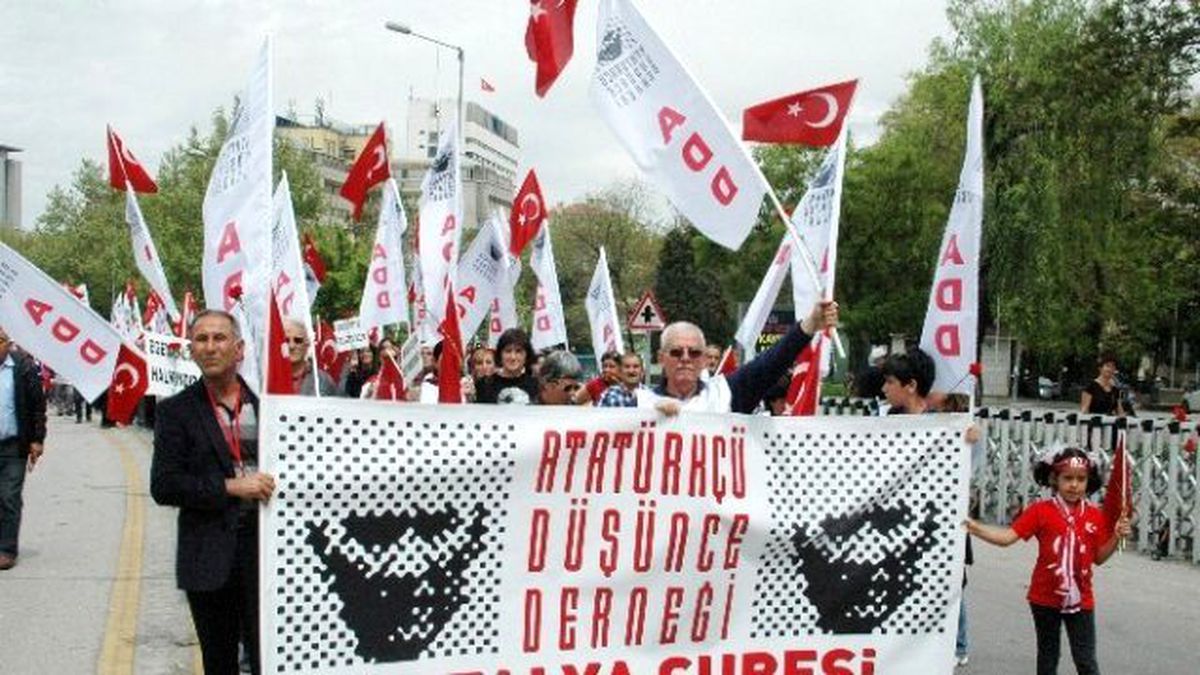 Başkent\'te 3 Bin Kişilik Teröre Tepki Yürüyüşü