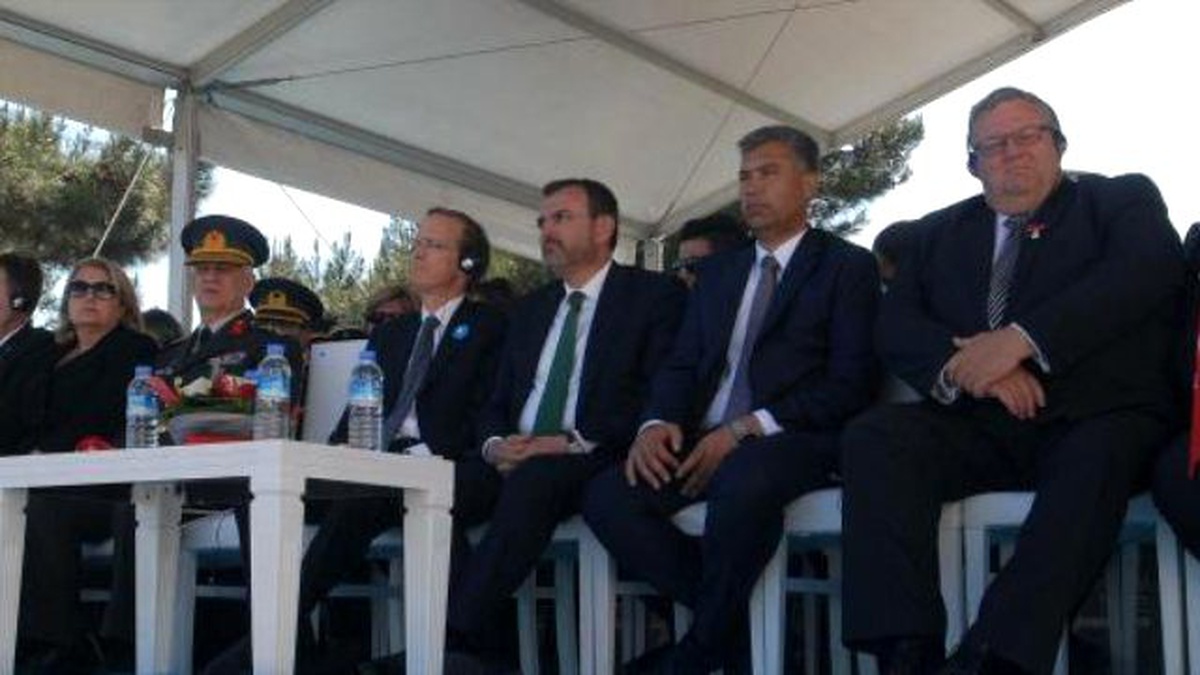 Çanakkale Kara Savaşları\'nın 101\'inci Yılı Törenleri Yapıldı (4)