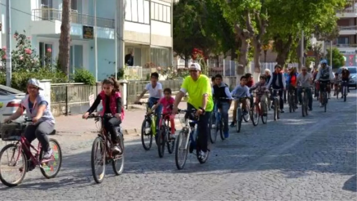 Dikili\'de Çocuk İstismarına Karşı Pedal Çevirdiler