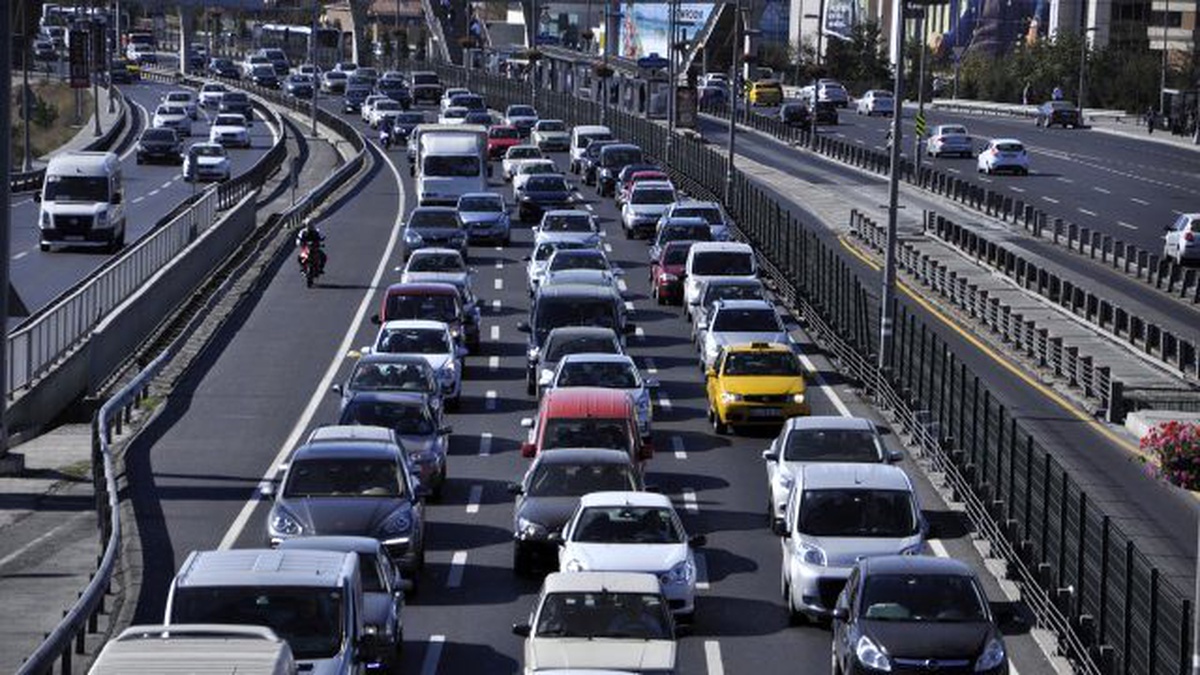 İstanbul\'da Pazartesi Günü Bazı Yollar Trafiğe Kapalı
