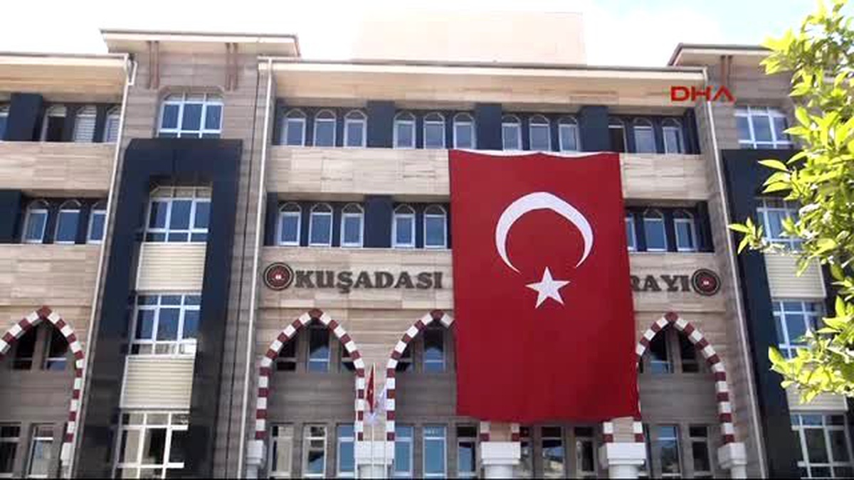 Kuşadası - Türk Asıllı Hollandalı Gazeteci Cumhurbaşkanı\'na Hakaretten Gözaltında