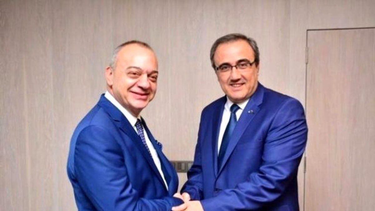Manisa Büyükşehir, Hizmet Açılışlarına Alaşehir\'de Devam Ediyor