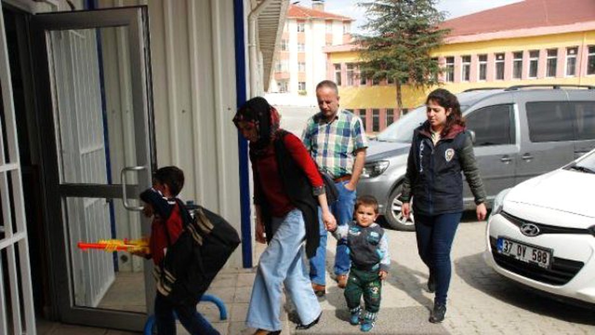 Otomobilde 23 Kilo 900 Gram Eroin Ele Geçirildi (2)