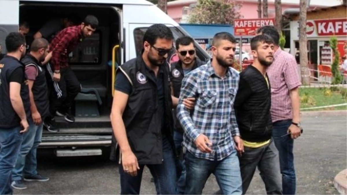 Yol Kesip Haraç Alan PKK\'lılar Yakalandı
