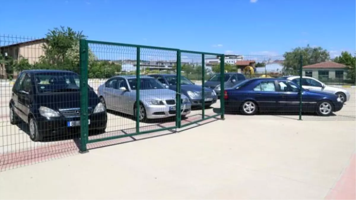 Yurt Dışından Araç Getirenler Dikkat! Türkiye\'ye Giremeyebilirsiniz