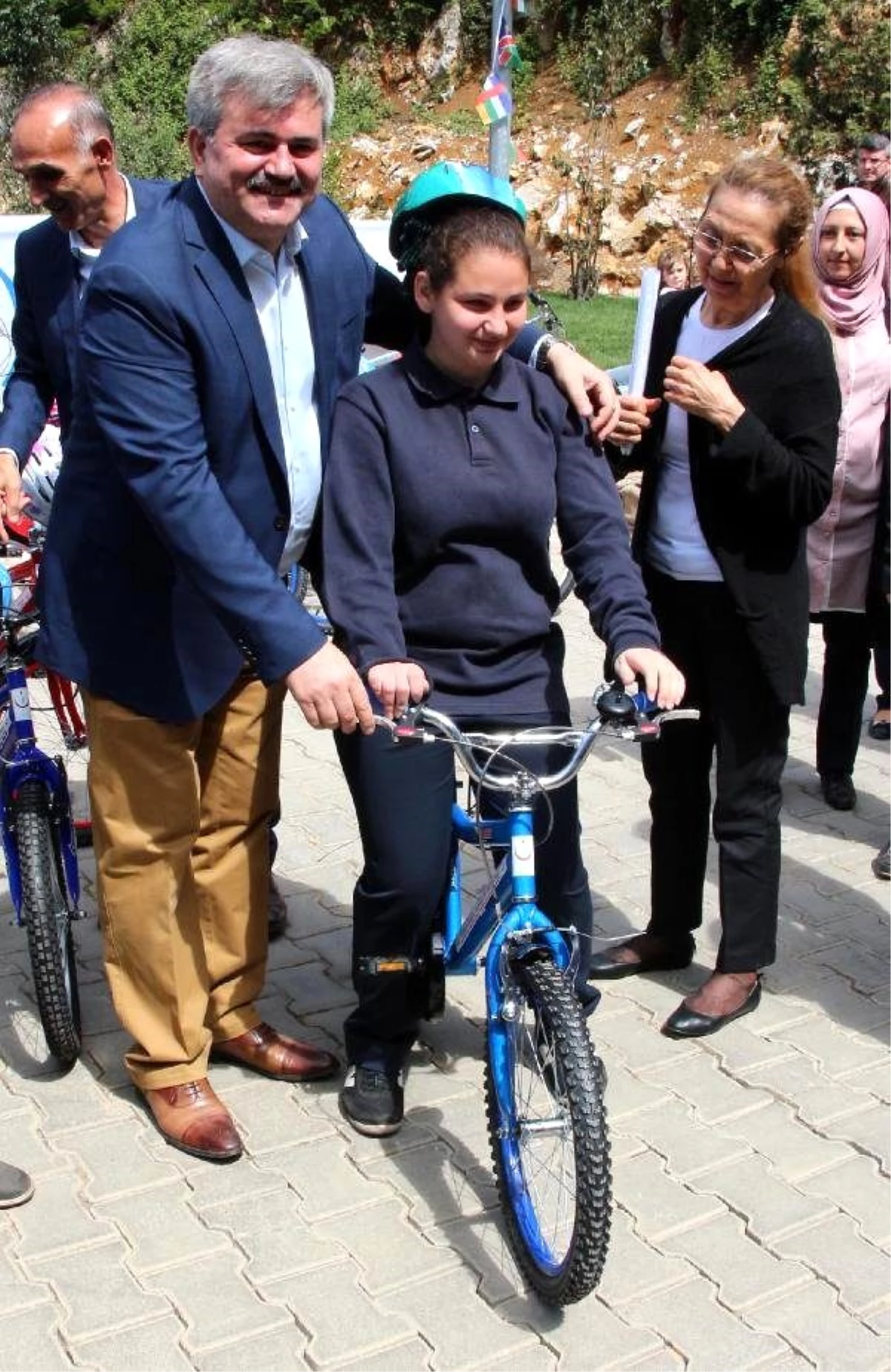 Zonguldak\'ta 116 Öğrenciye Bisiklet Dağıtıldı