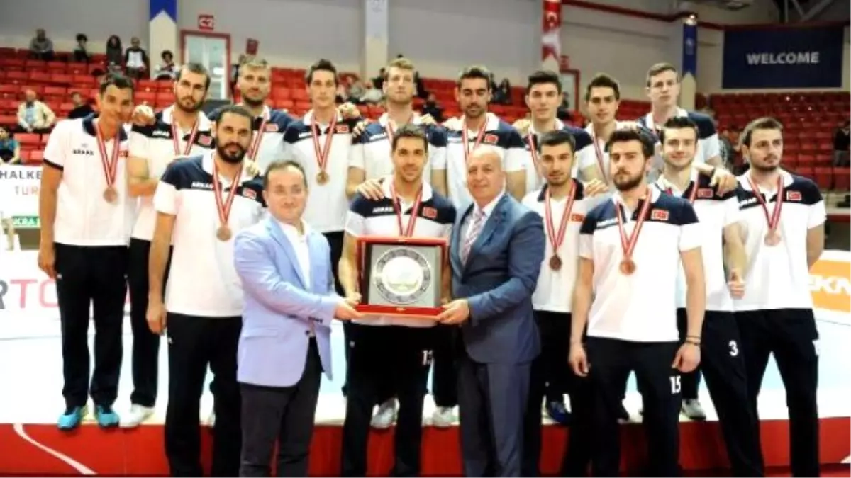 Arkasspor\'a Altyapı Tesellisi