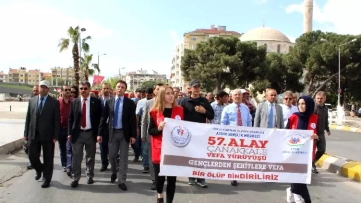 Aydınlı Gençler Çanakkale Şehitlerini Yad Etti