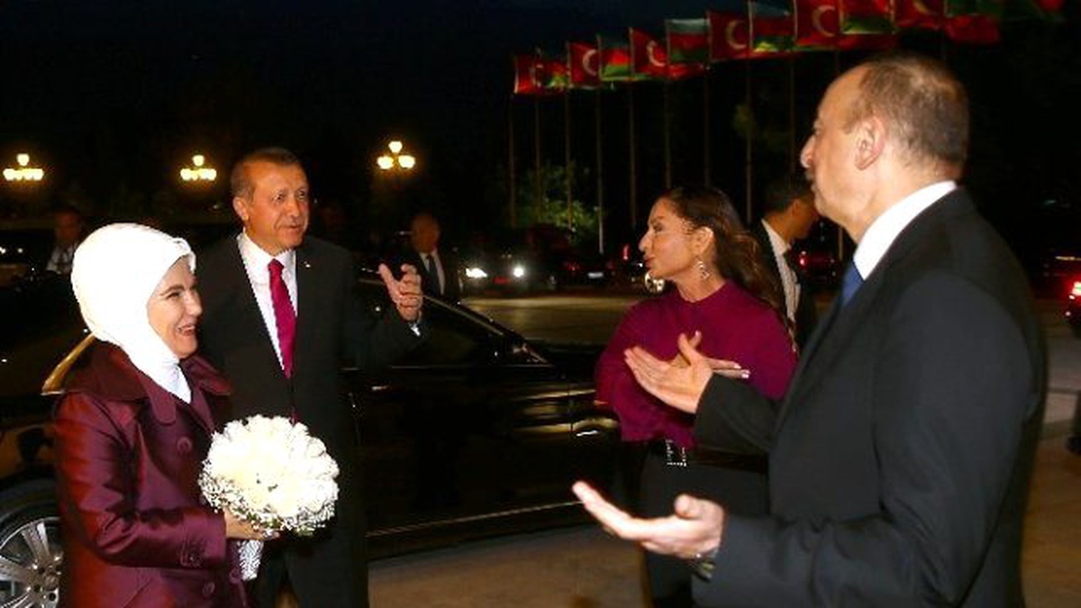 Cumhurbaşkanı Erdoğan Aliyev\'le Bir Araya Geldi