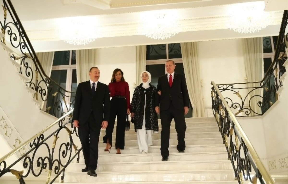 Cumhurbaşkanı Erdoğan, Onuruna Verilen Yemeğe Katıldı