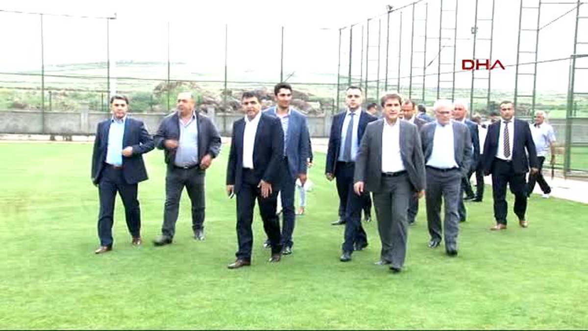 Diyarbakır\'daki Stk\'lardan Saldırıya Uğrayan Amedspor\'a Destek