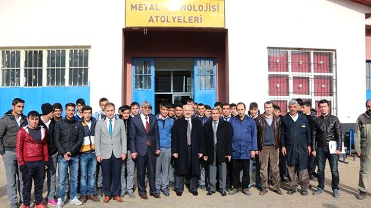 Fabrika Gibi Okuldan Devlete 1 Milyon Lira Vergi