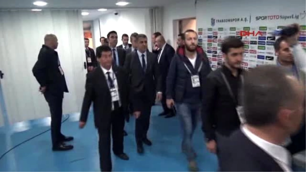 Fenerbahçe Kafilesi, Avni Aker\'den Zırhlı Araçlarla Çıkarıldı
