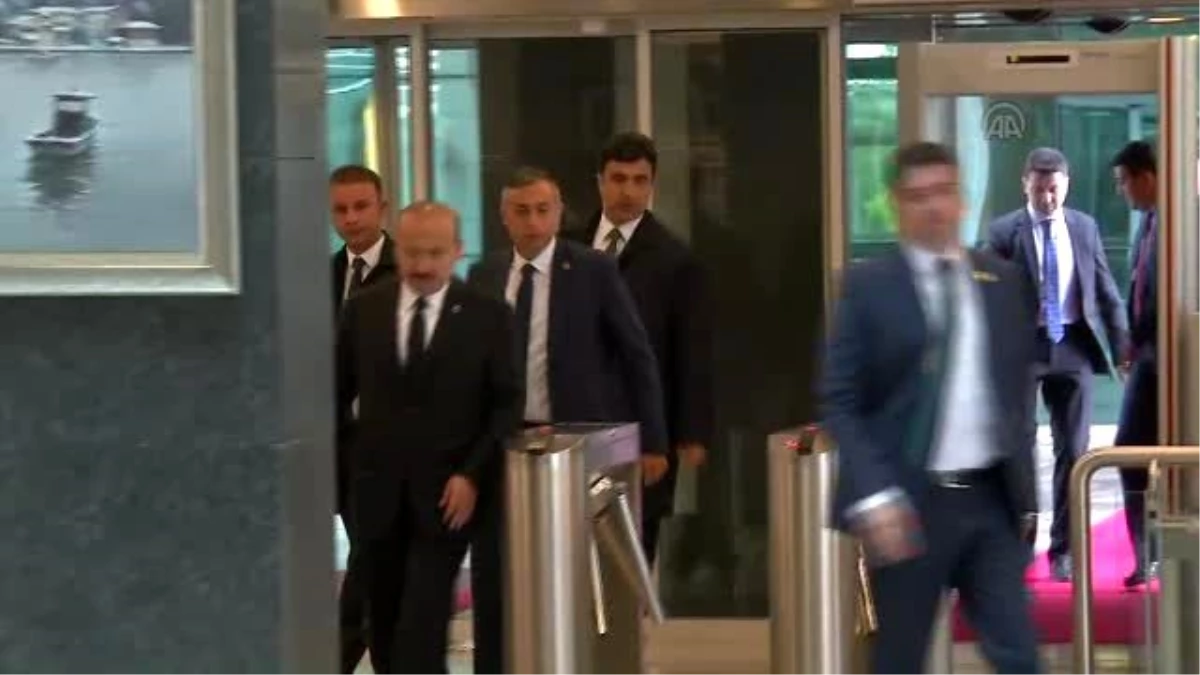 Kılıçdaroğlu ve Akdoğan, Anayasa Mahkemesi\'ne Geldi