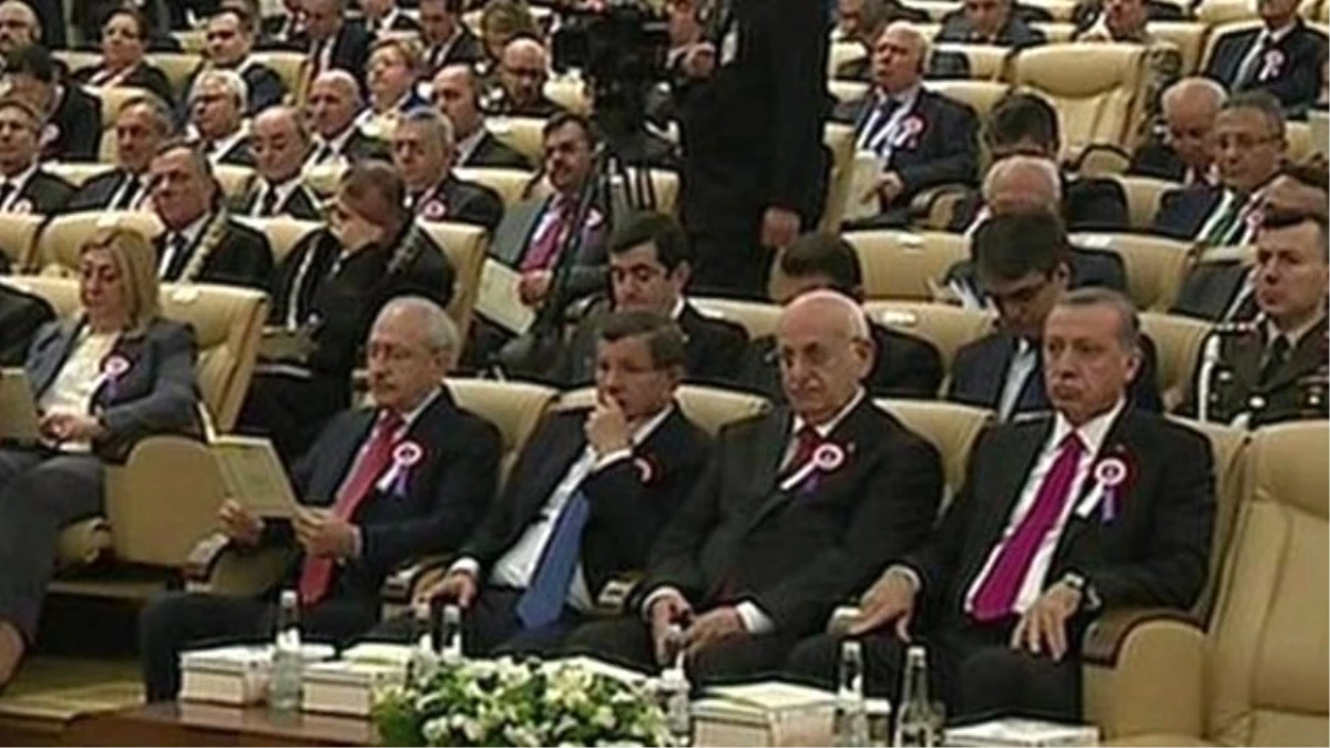 Kılıçdaroğlu Ayağa Kalktı, Erdoğan Elini Sıkmadı