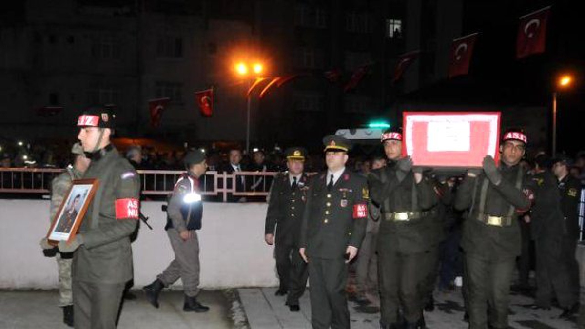 Şehit Arkadaşının Fotoğrafını Taşıyan Asker de Şehit Oldu (2)