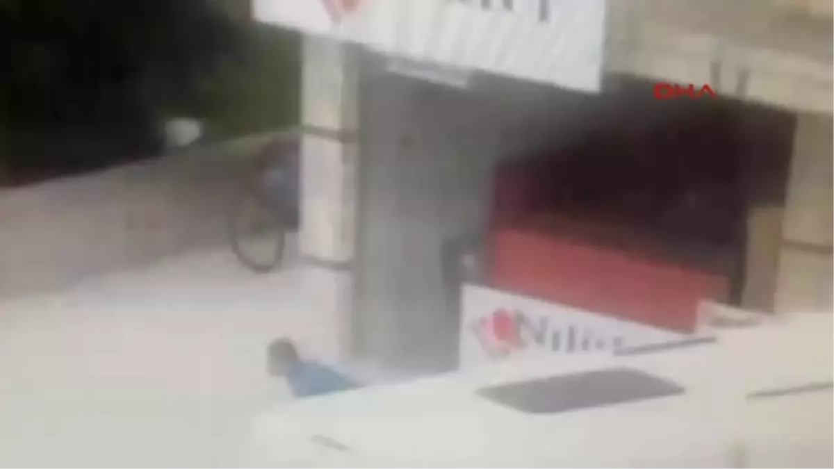 Serik\'te Alacak Borç Kavgası: 2 Yaralı