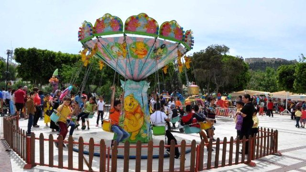 Silifke Belediyesi\'nden Çocuklara 23 Nisan Hediyesi