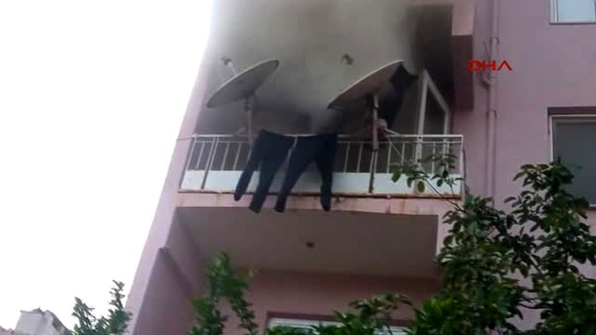 Tekirdağ Yangında Engeli Minik Kızı Komşuları Kurtardı