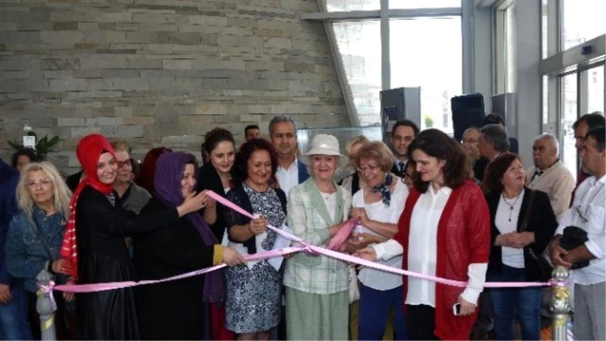 Akhisar\'da Şehr-i Rengiz Sergisi Açıldı