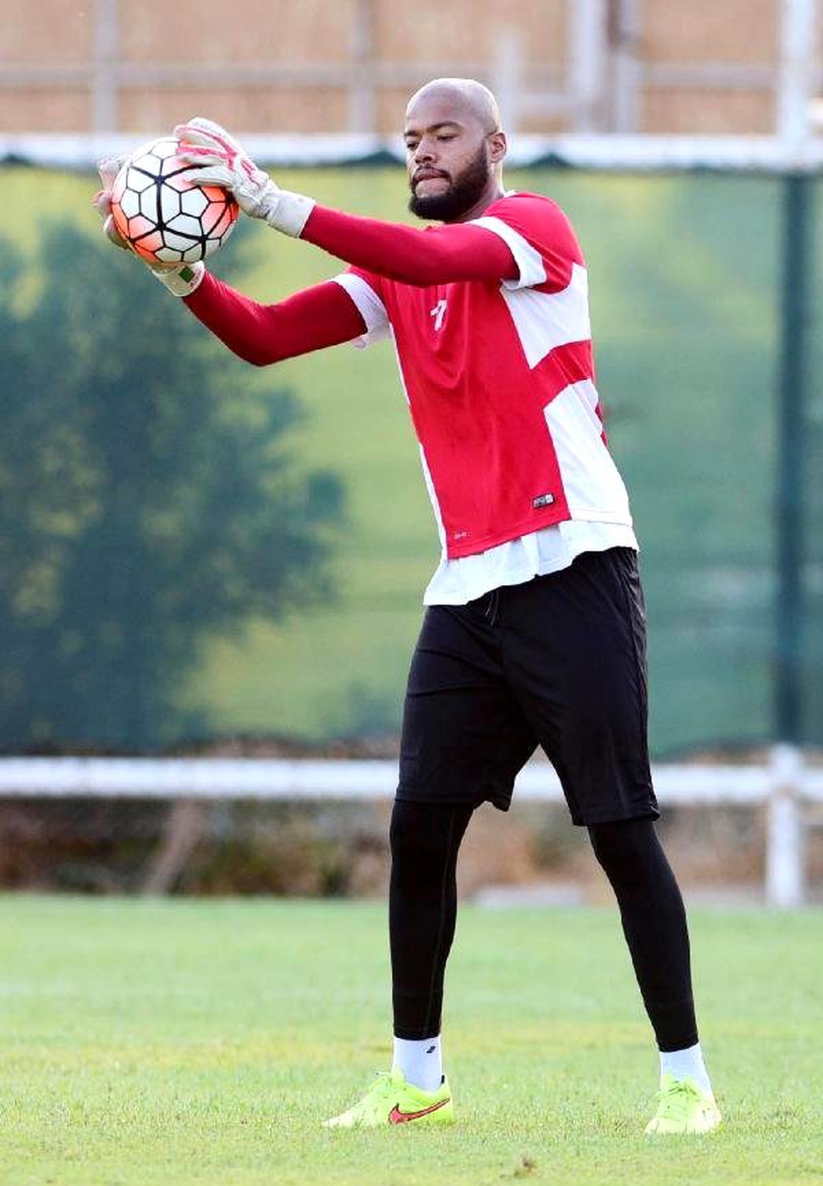 Antalyaspor 2 Kaleciyi Gözden Çıkardı