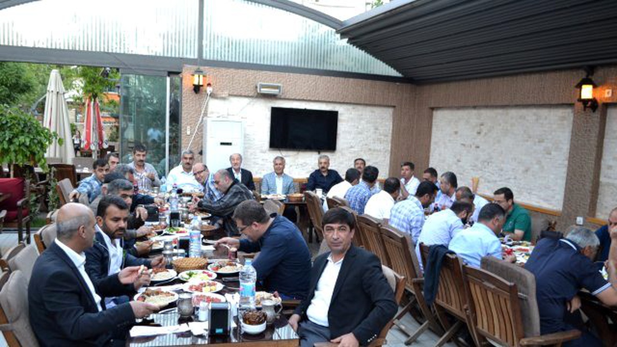 Elektrik İşçileri Dayanışma Yemeğinde Bir Araya Geldi