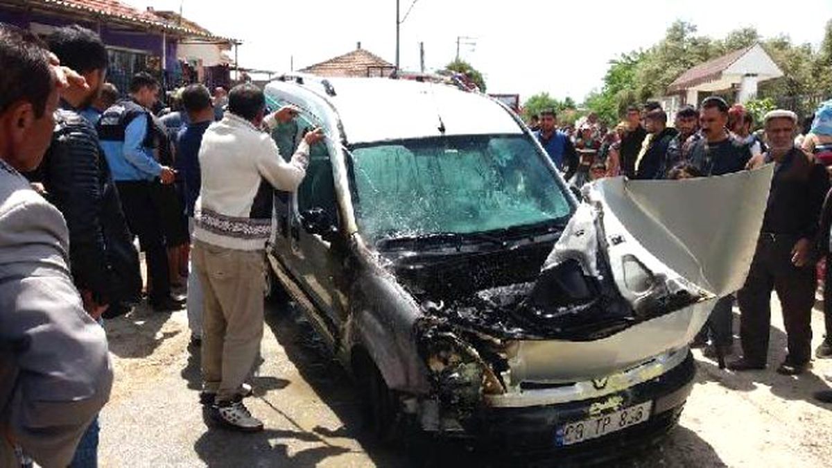 Evdeki Yangın Otomobile de Zarar Verdi