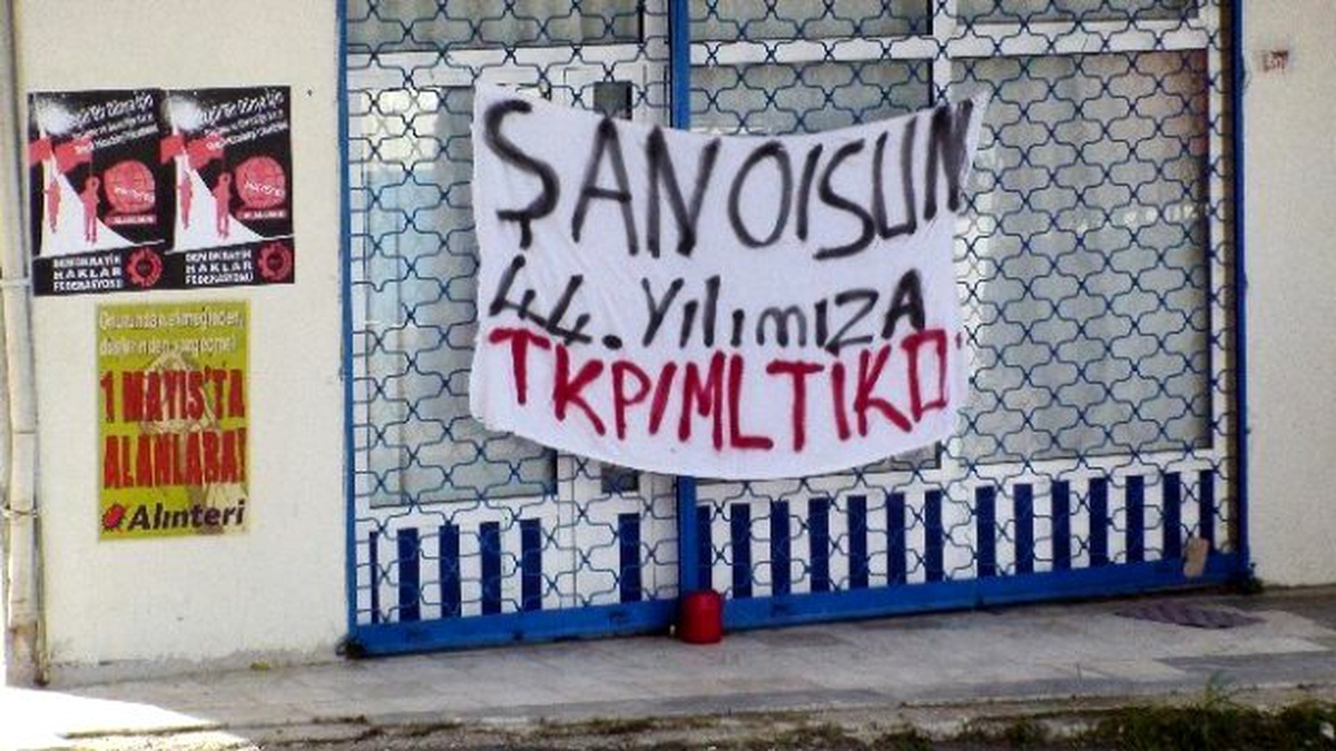 Gülsuyu\'nda Bomba Süsü Verilmiş Paket