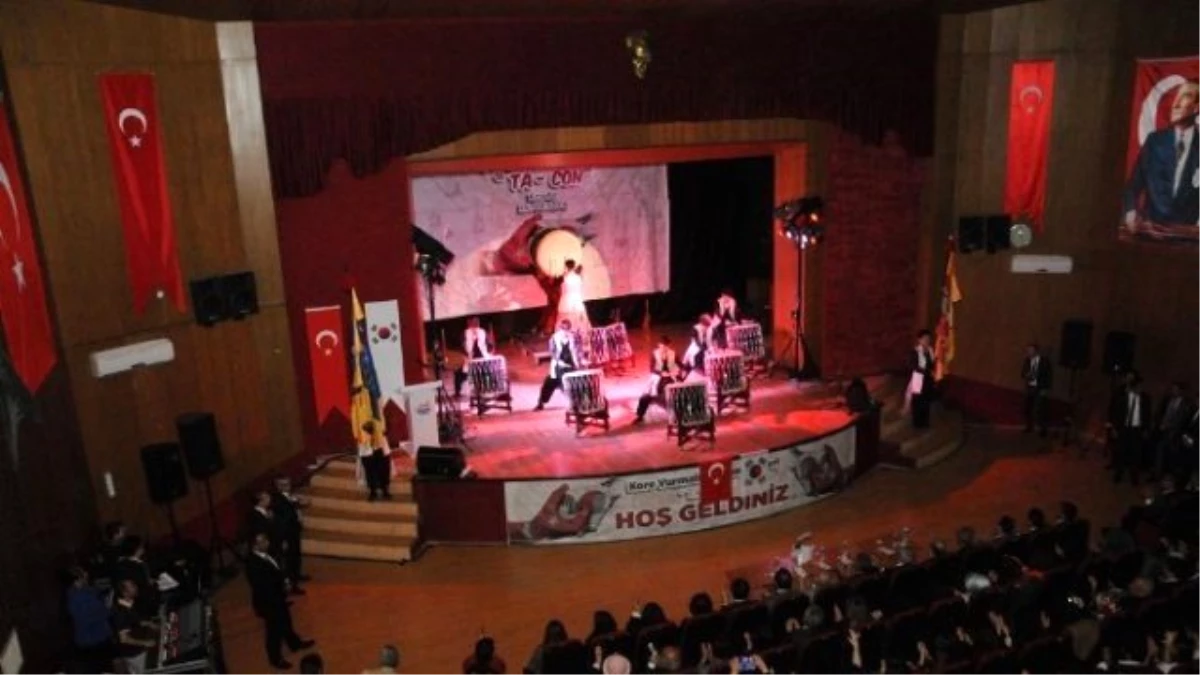 Güney Koreli Jinmyung Kırşehir\'de Konser Verdi