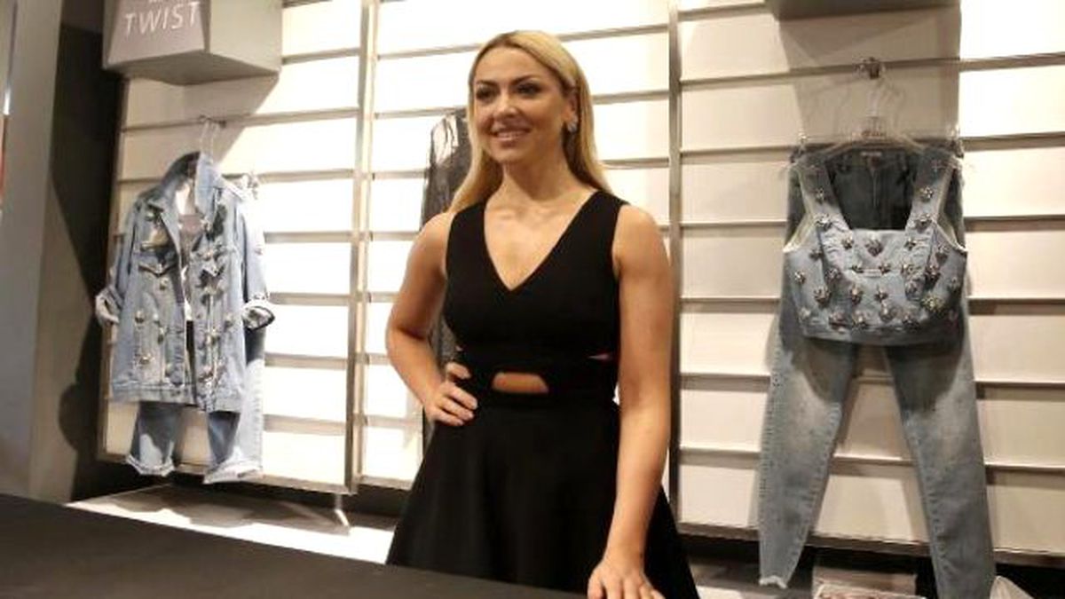 Hadise Mersin\'de Hayranlarıyla Buluştu