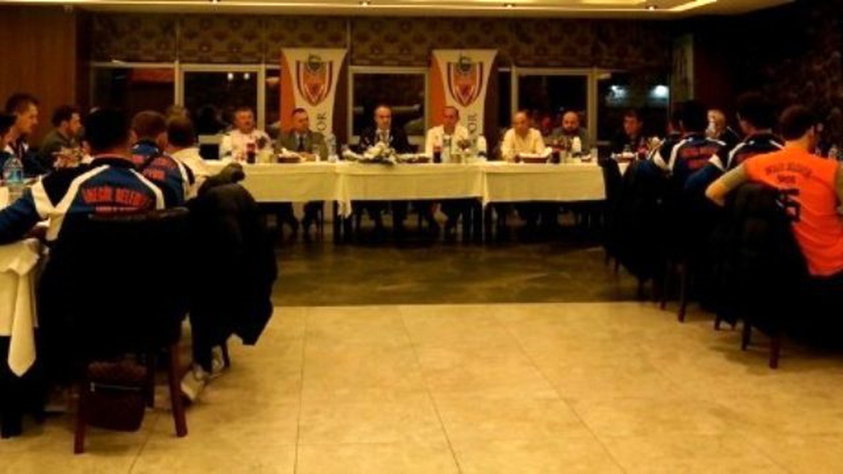 İnegöl Belediyespor\'a Veda Yemeği