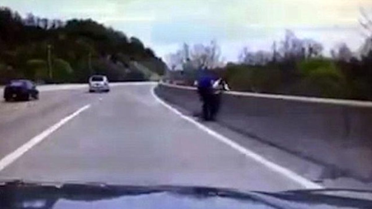 Kendini Köprüden Atmaya Çalışan Adam Son Anda Kurtarıldı