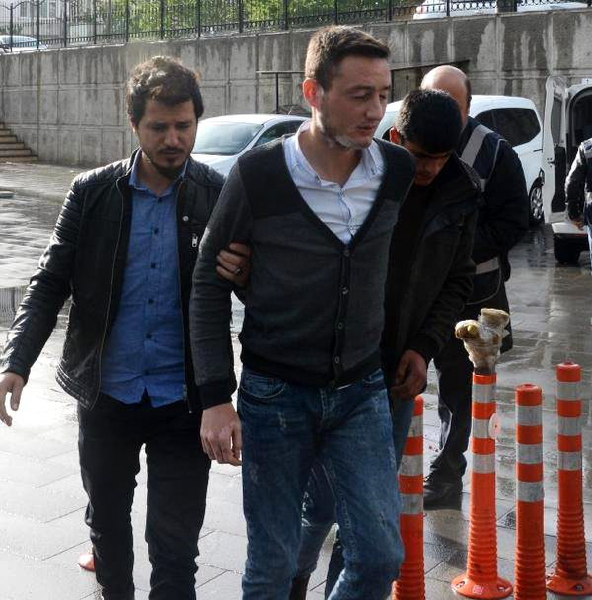 Konya\'da Uyuşturucu Şebekesine Operasyon: 14 Gözaltı