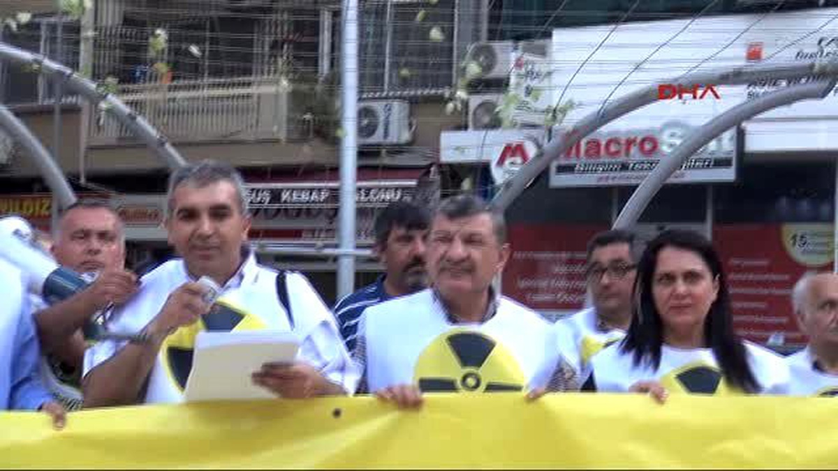 Mersin Nükleer Santrallere Karşı Gökyüzüne Siyah Balon Bıraktılar