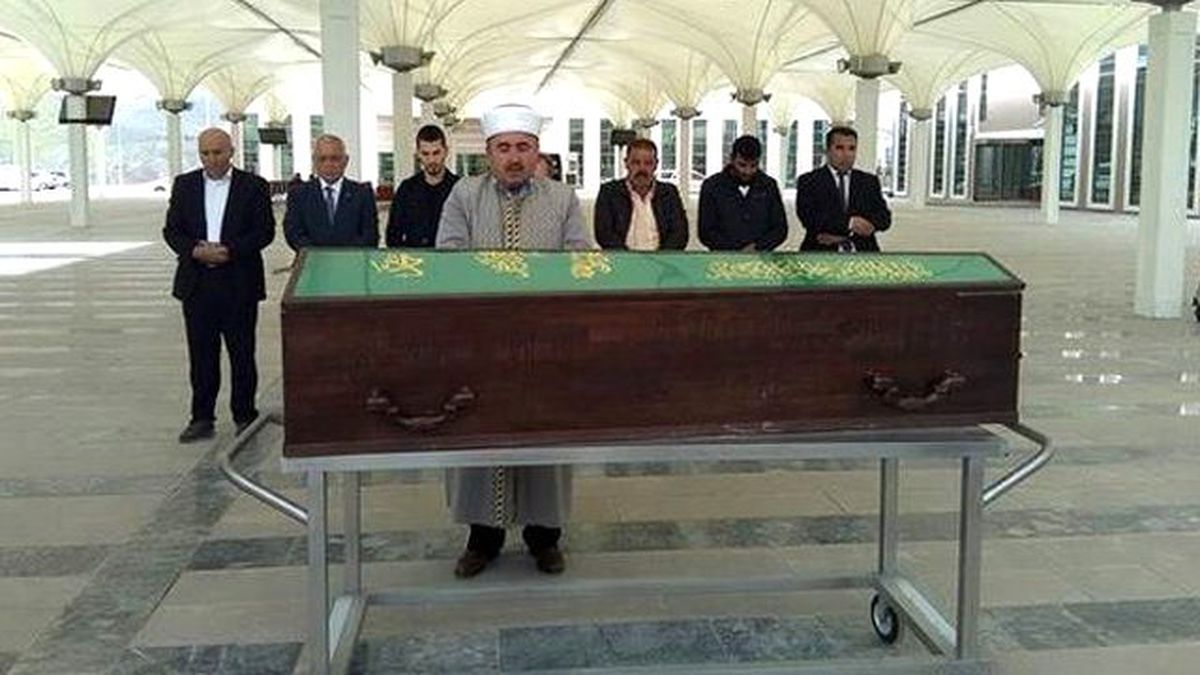 Kaybolduktan 10 Gün Sonra Cesedi Bulunan 8 Yaşındaki Serdar'ın Cenazesine 7 Kişi Katıldı