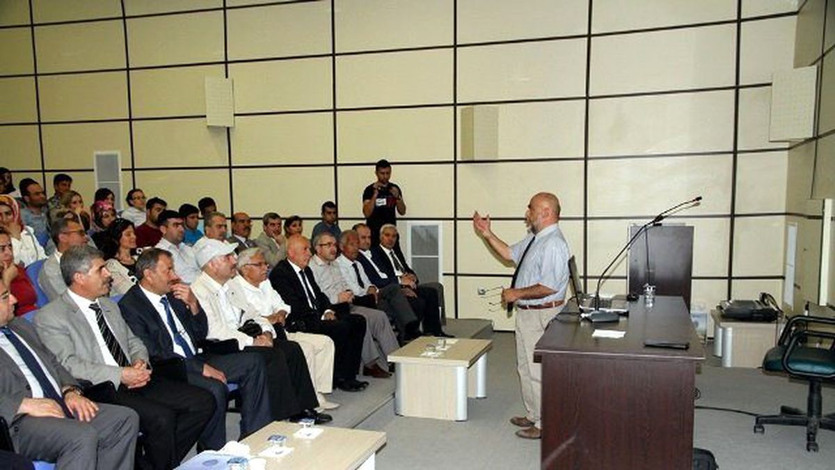 Tezer, Matematiğin Gizemini Anlattı