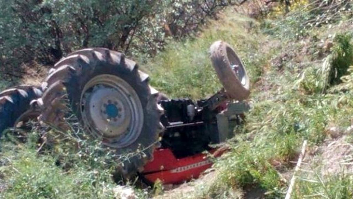 Traktör Uçurumdan Yuvarlandı: 1 Yaralı