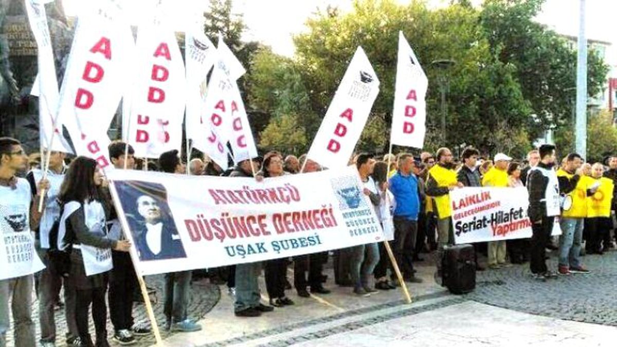 Uşak\'ta TBMM Başkanı Kahraman\'a Tepki