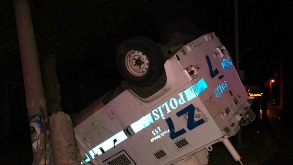 Zırhlı Polis Aracı Takla Attı: 3 Yaralı