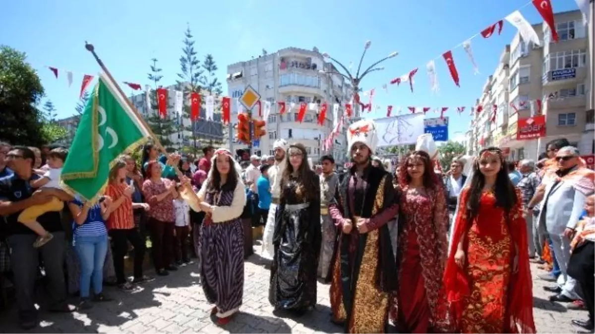 17. Tarım ve Seracılık Festivali\'nde Yörük Göçü Canlandırıldı