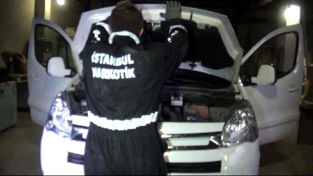 Aracın Havalandırma Kanalında 25 Kilo Eroin Bulundu