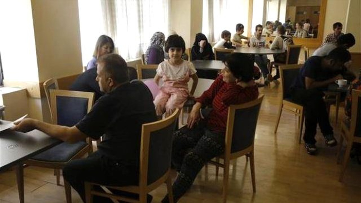 Atina\'da Sığınmacılar Otel İşgal Etti