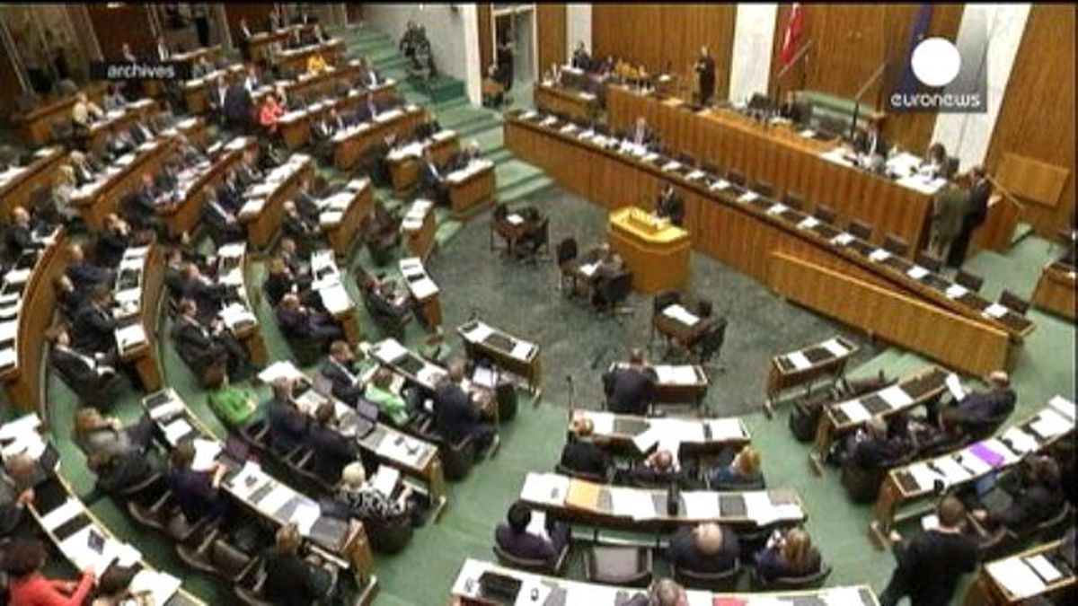 Avusturya\'dan Mültecilerle İlgili Sert Yasaya Onay