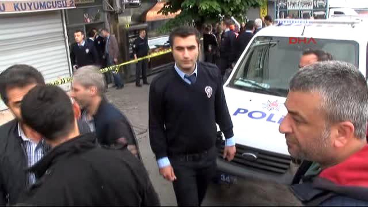 Esenler\'de Kuyumcu Soygunu Girişimi: 1\'i Soyguncu, 3 Yaralı