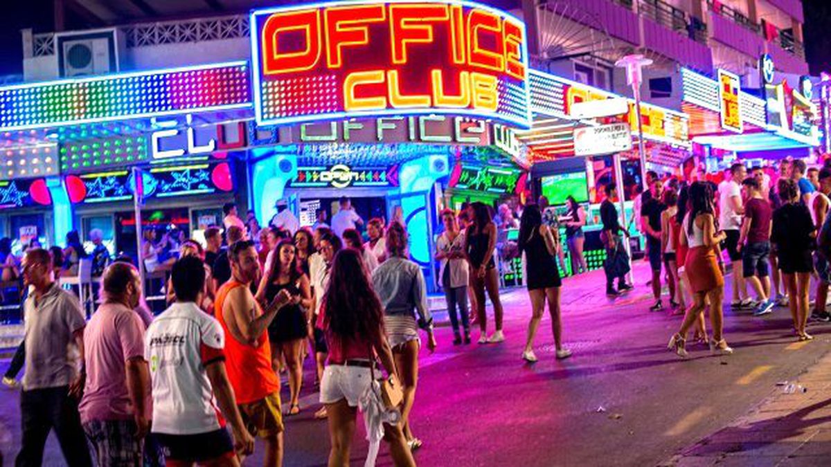 Gece Hayatıyla Ünlü Tatil Beldesi +18 Film Yapımcılarının Hedefinde