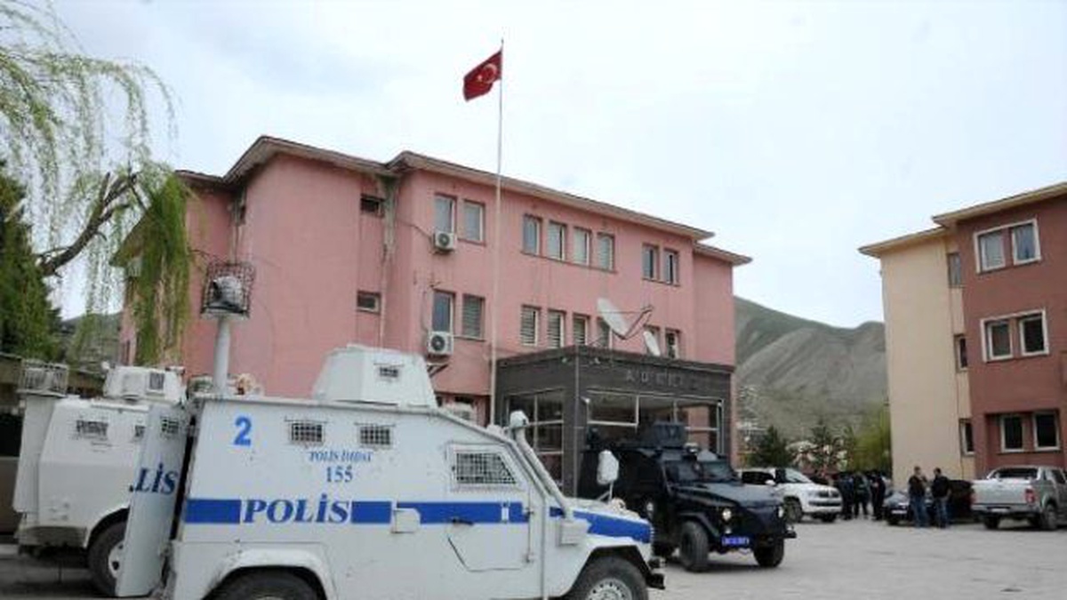 Hakkari Belediye Eş Başkanı Vekili Coşkun Gözaltına Alındı