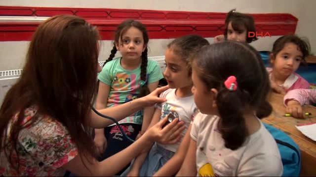 Reyhanlı Suriyeli Öğrencilere Sağlık Taraması Yapılıyor